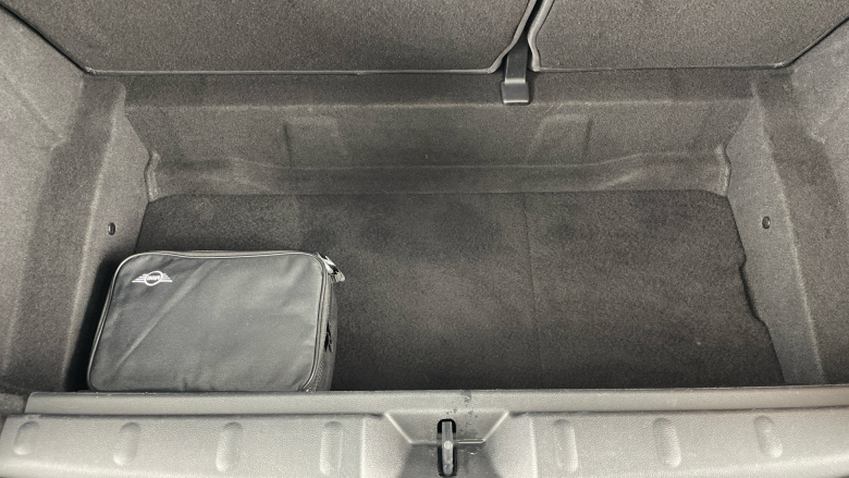 MINI Hatchback 1.5 Cooper Classic 3dr Petrol Hatchback